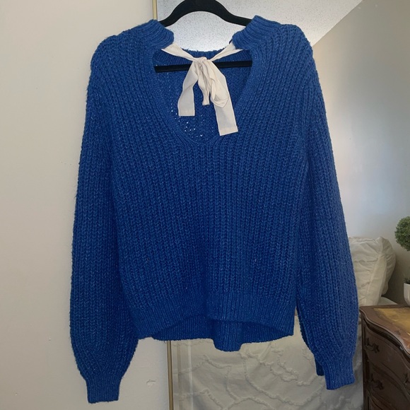 Abercrombie and Fitch Sweater - Picture 4 of 5